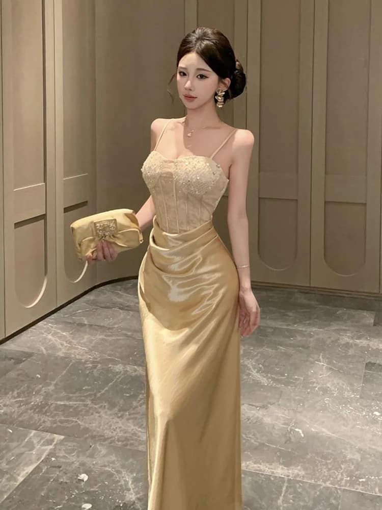 Abito Lungo da Donna in Raso Oro Champagne, Elegante e Lussuoso, Sexy con Corsetto Avvolgente, Vestito da Sera per Feste e Cerimonie Formali