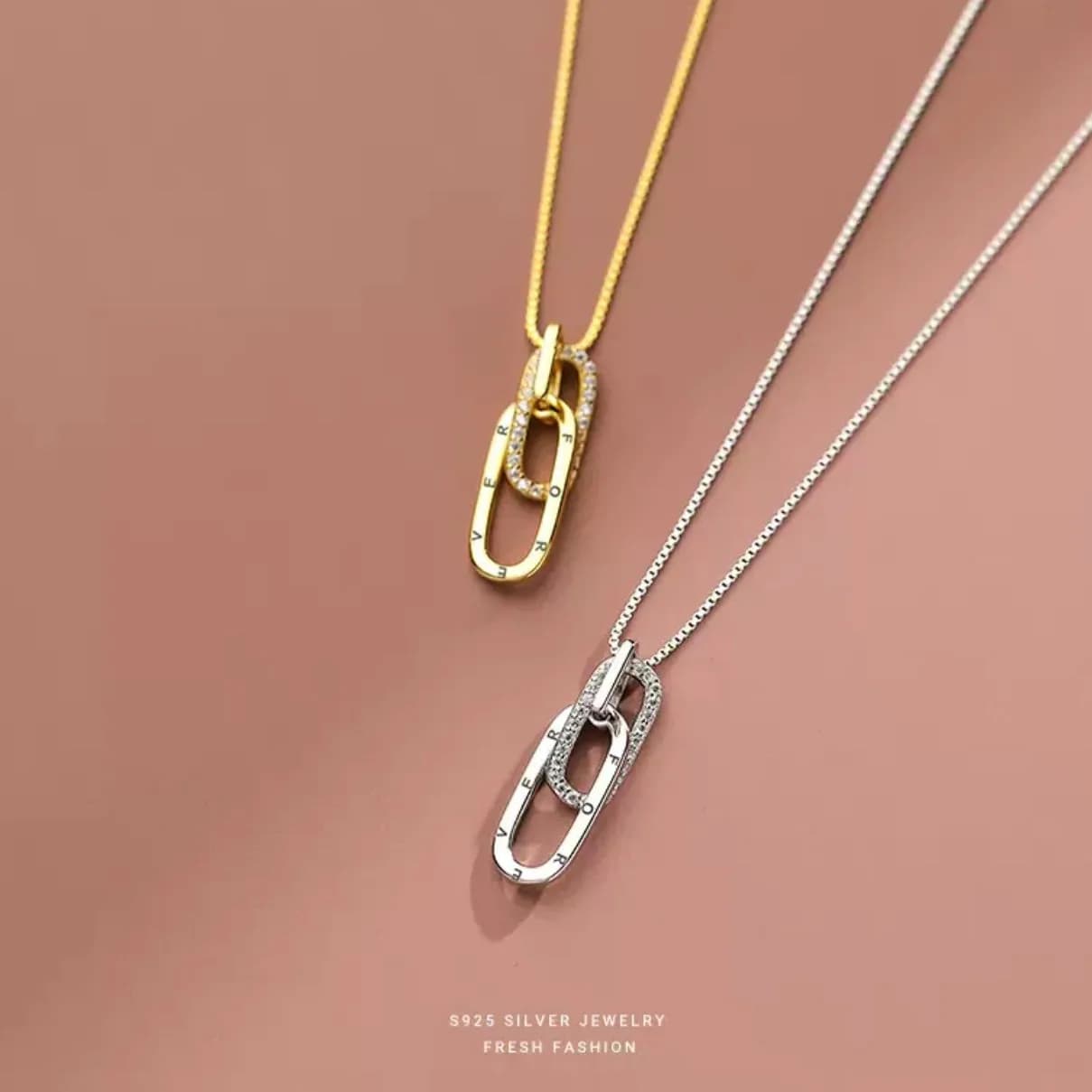Collana con lucchetto romantico con zirconi scintillanti trasparenti Collana con catena in argento sterling 925 Girocollo per le donne Gioielleria raffinata Regalo di nozze