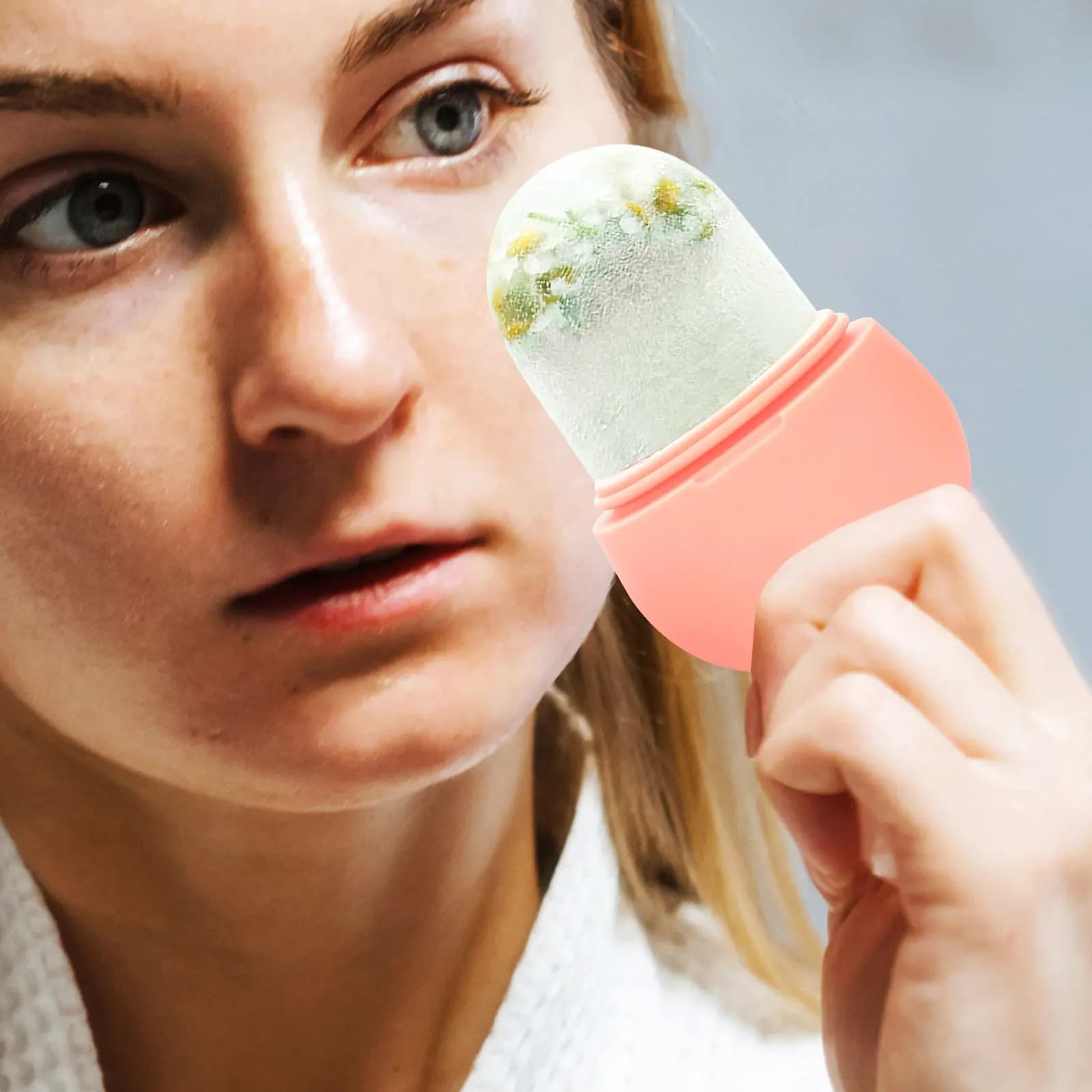 Stampo per Ghiaccio Viso in Silicone, Strumento Riutilizzabile per Massaggio Facciale, Allevia Occhiaie e Pori Dilatati, Migliora la Circolazione Sanguigna