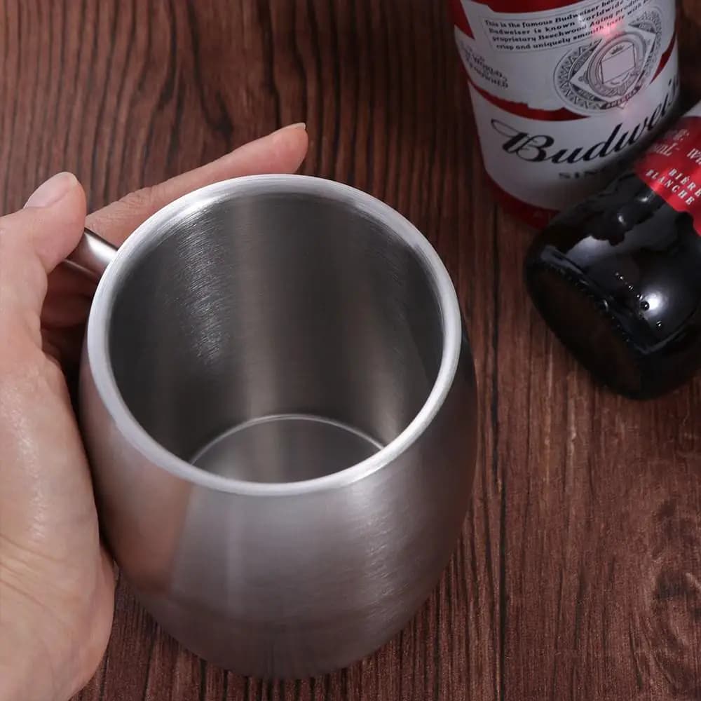 Bicchiere da Birra in Acciaio Inox 420ml, Tazza Termica a Doppia Parete con Manico e Coperchio, Resistente e Portatile per Ufficio e Casa