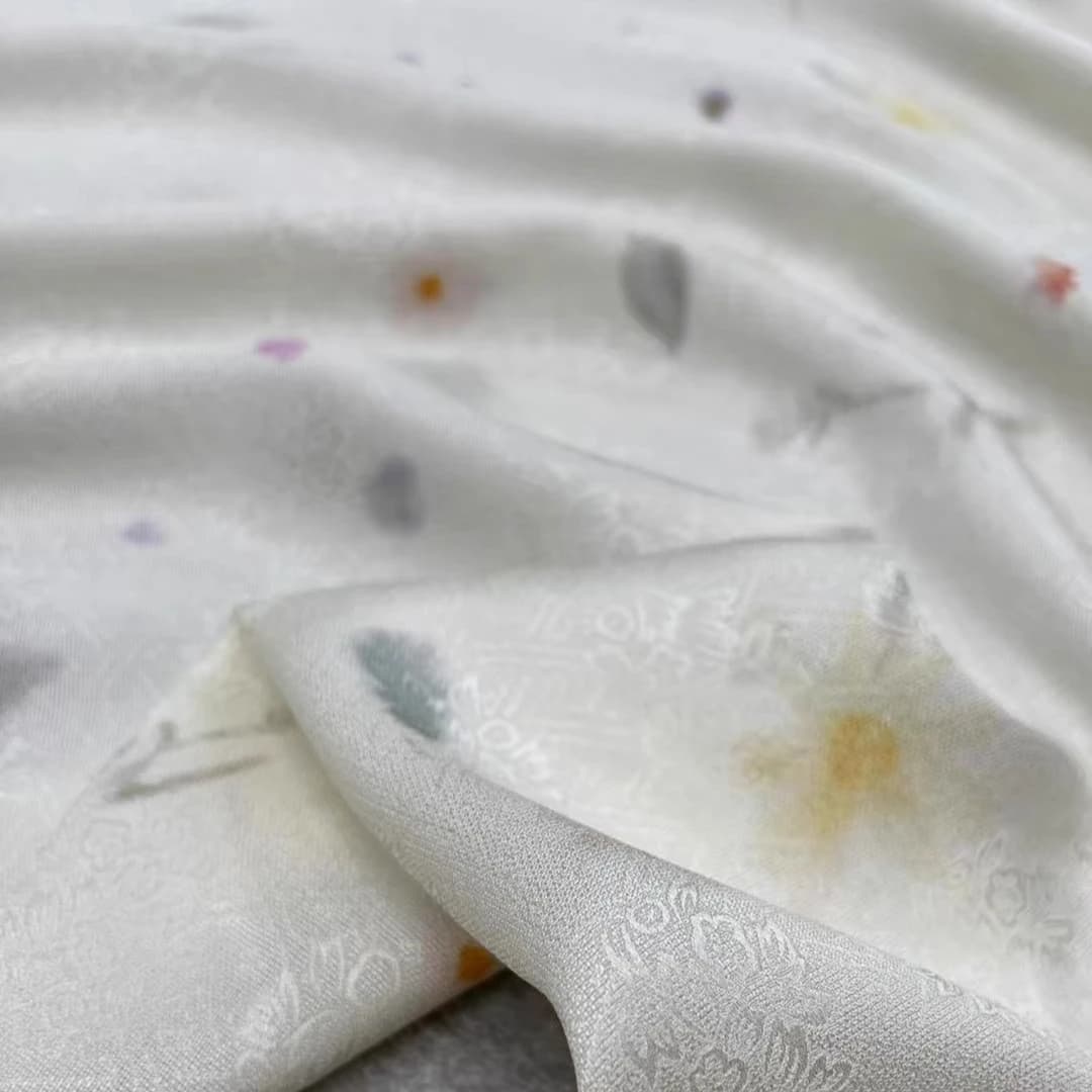 114CM Wide 19MM Small Floral Printed White Heavy Silk Fabric for DIY Sewing Summer Spring Dress Pants Pajamas Vest R2494