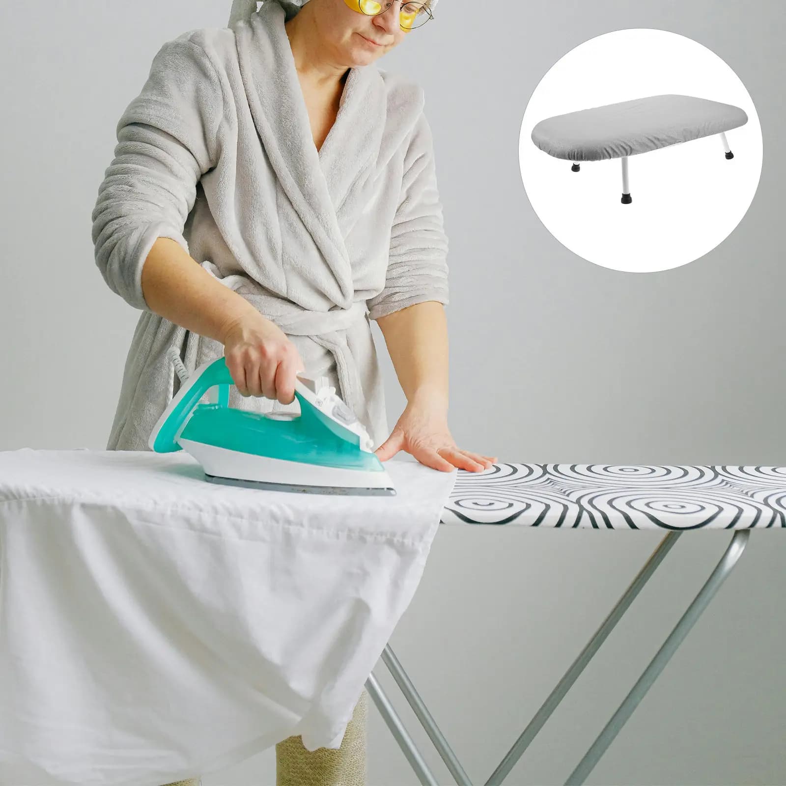 Mini Asse da Stiro Pieghevole da Tavolo con Copertura Imbottita in Cotone, Piedini Antiscivolo Pieghevoli per Piano di Lavoro, Viaggi e Uso Domestico