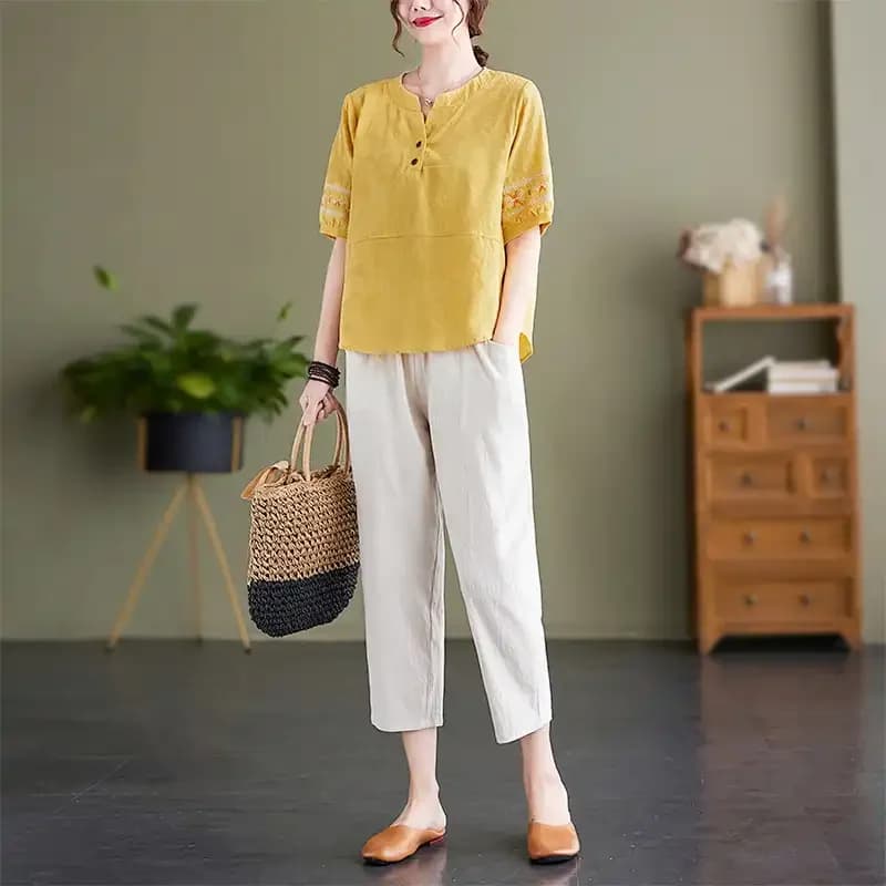 Women's Linen Two-Piece Set Embroidery Short-Sleeve Top Beige Cropped Pants