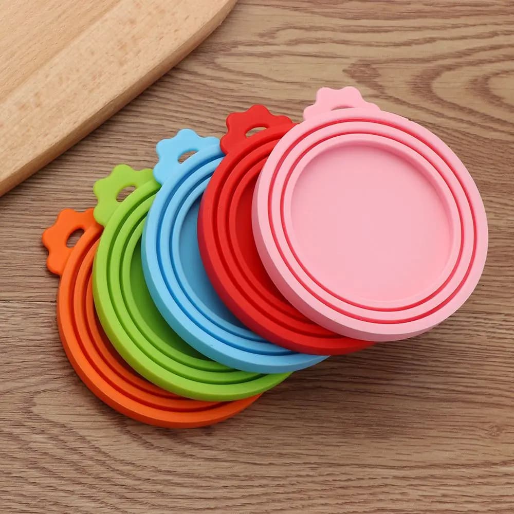 Food cans Food cans Silicone pet food cans blankets for cats and dogs A tin cap suitable for most dogs of standard size in box