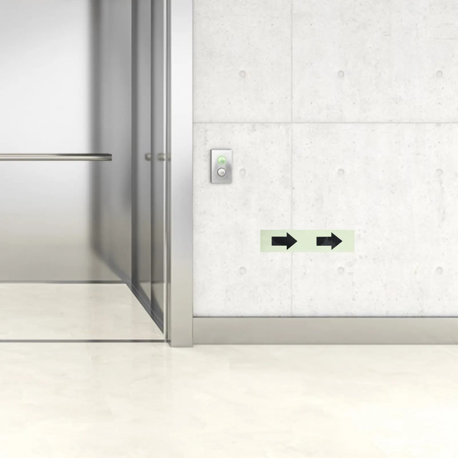 1 rotolo di nastro adesivo per pavimento Night Glow, nastro riflettente per segnalazione direzionale, nastro di sicurezza per uscite di emergenza