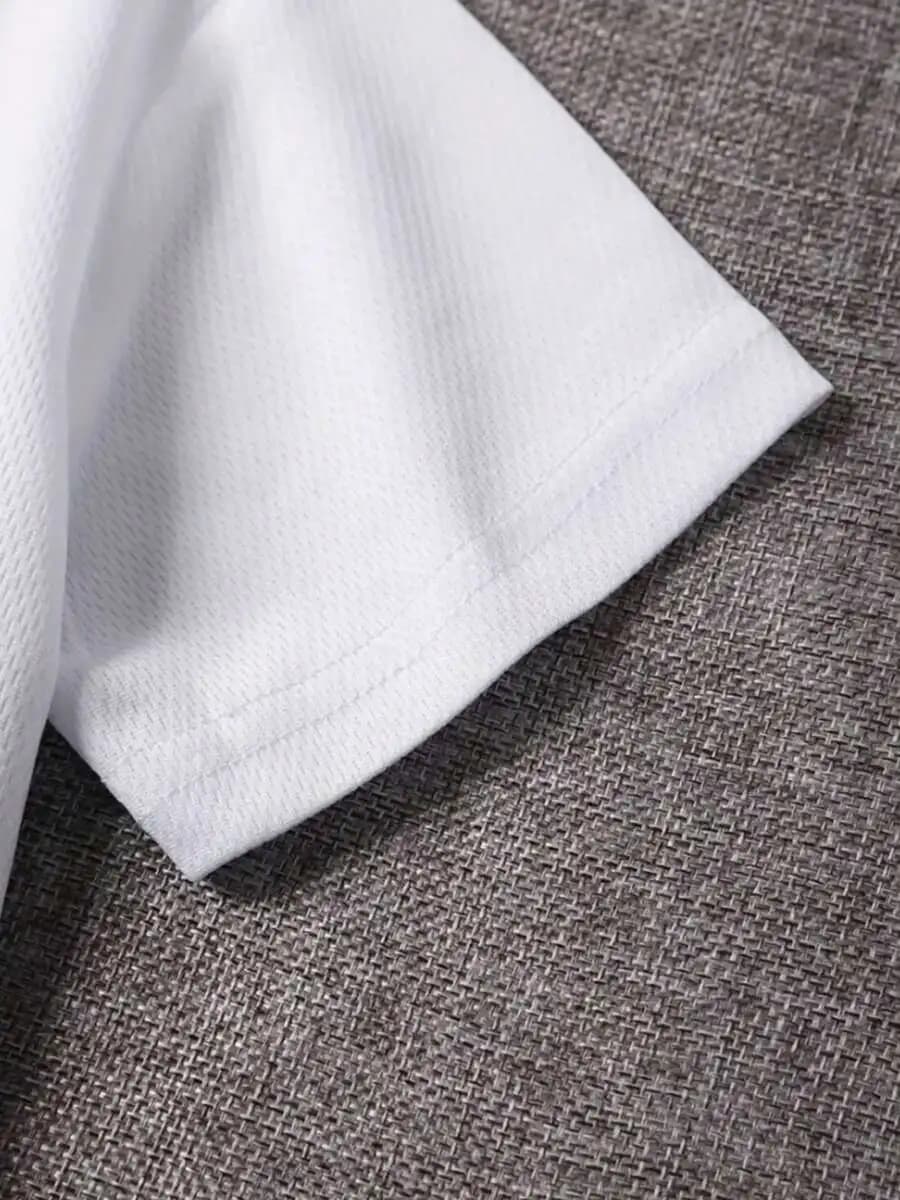 Completo sportivo casual da uomo in cotone a maniche corte con t-shirt e pantaloncini.