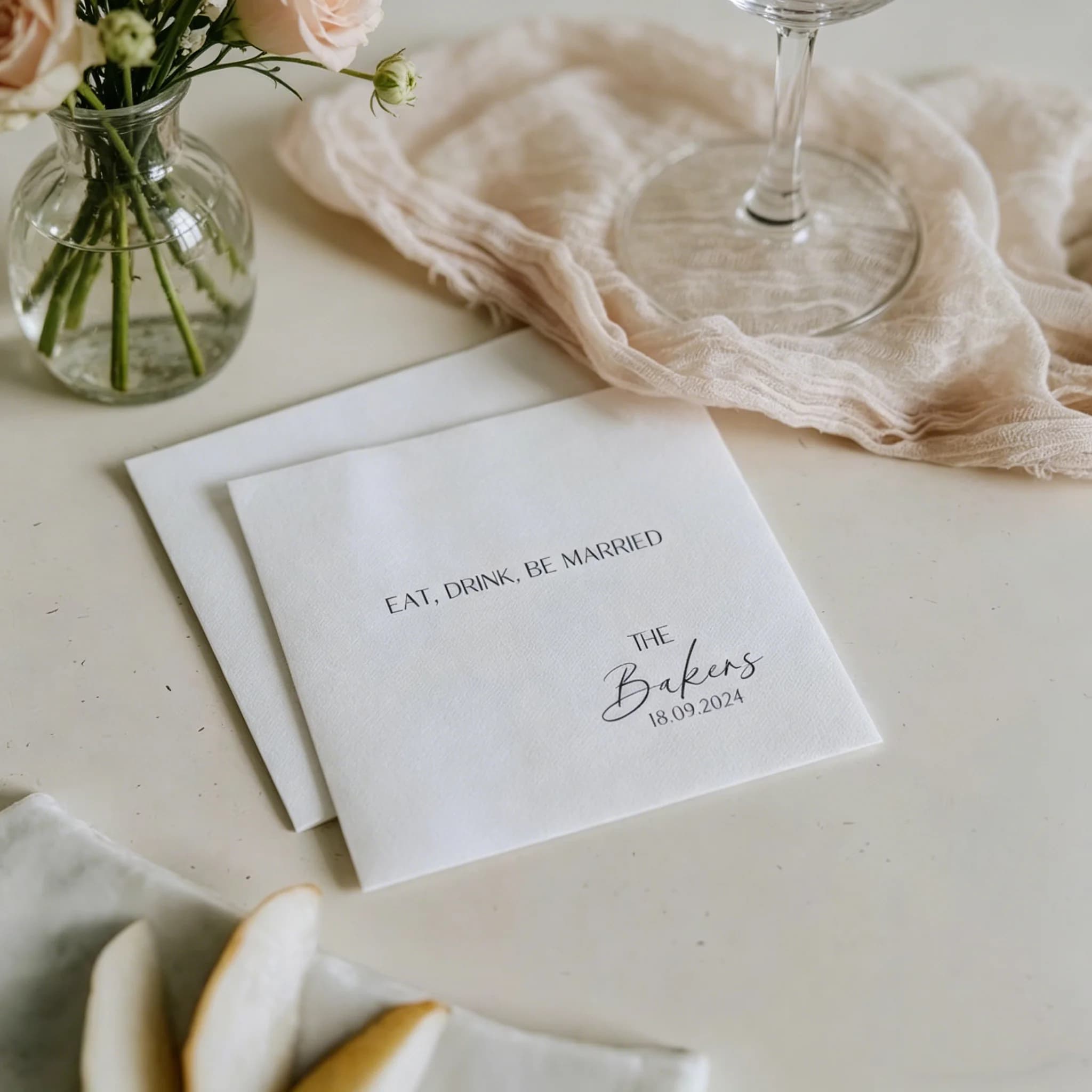 50 Tovaglioli Bianchi Personalizzati 'Eat Drink Be Married' per Ricevimento di Nozze | Tovaglioli Personalizzati con Cognome per Matrimonio | Minim