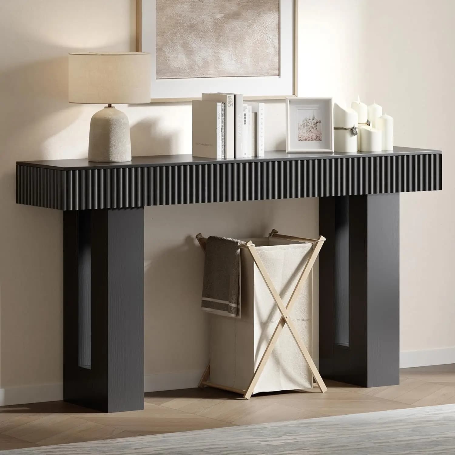 Consolle da ingresso lunga 160 cm con design scanalato, tavolo da divano in legno massello stile rustico, stretto, personalizzabile