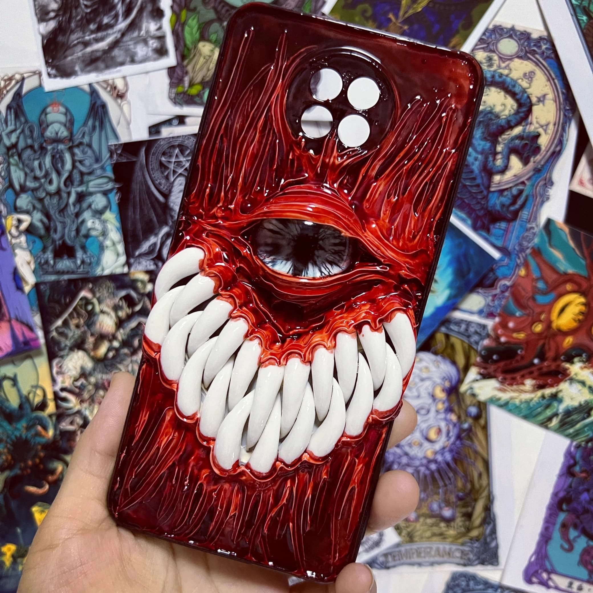 4016 Custodia per telefono gotica 3D Cthulhu fatta a mano Arte horror Accessorio unico di fantasia scura Regalo per iPhone Xiaomi Huawei Samsung