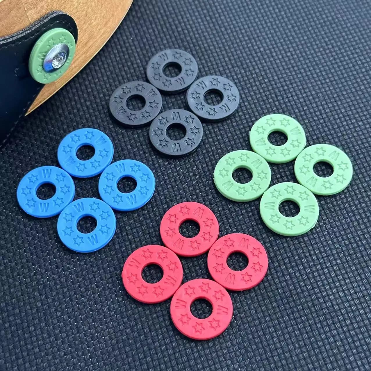 Serrature per tracolla per chitarra per basso acustico Protezione per ukulele per chitarra elettrica Anti-spargimento Pulsanti per rondella in PE Accessori universali