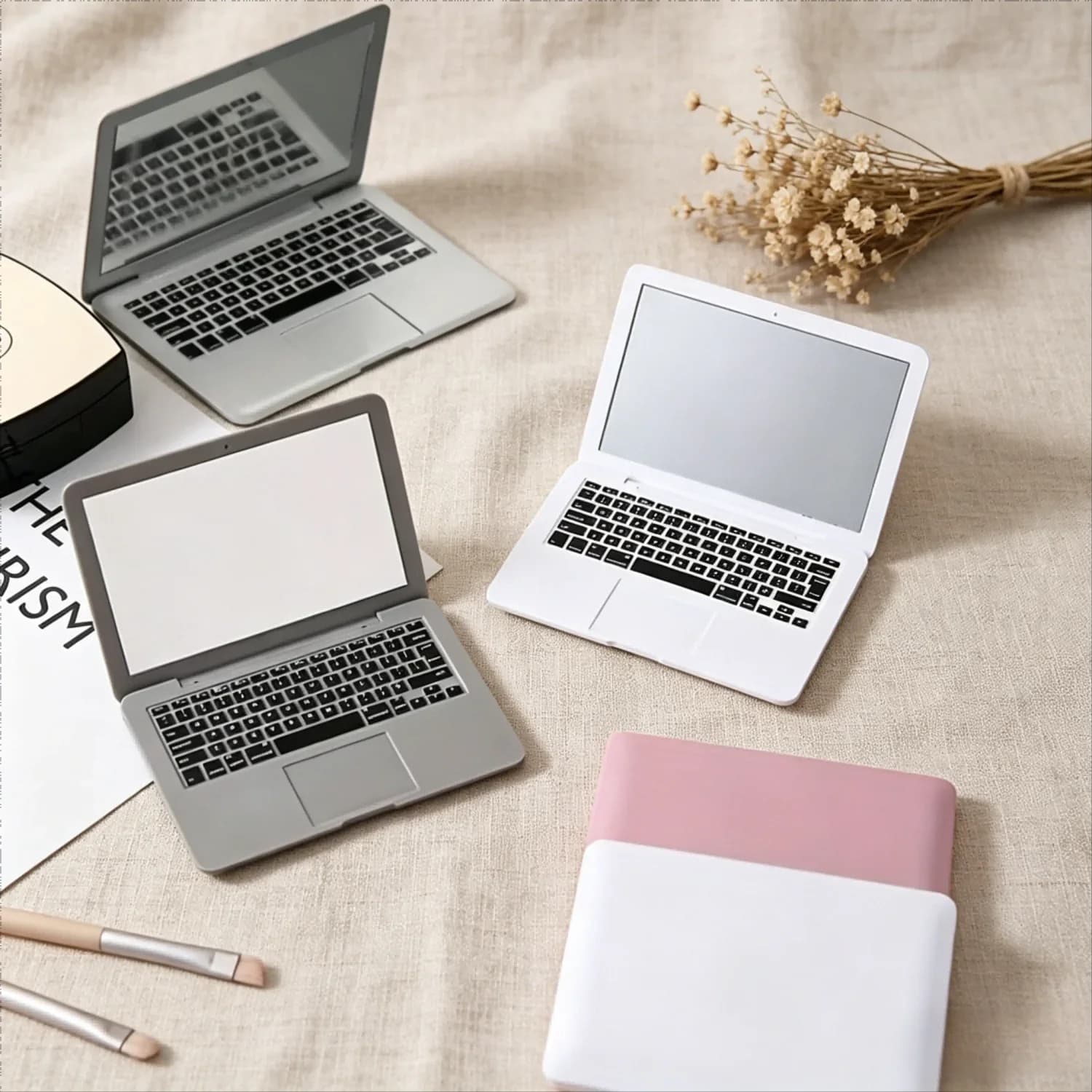 Set da 1: Specchietto per il Trucco Creativo Stile Mini Laptop, Pratico per Ritocchi, Decorazione per la Casa, Portatile e Pieghevole