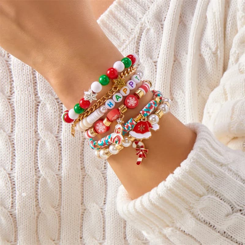 Buon Natale Cartoon Santa Star Bracciale in argilla polimerica Delicato cappello con fiocco di neve Canna imitazione catena di perle Festival Gioielli per feste