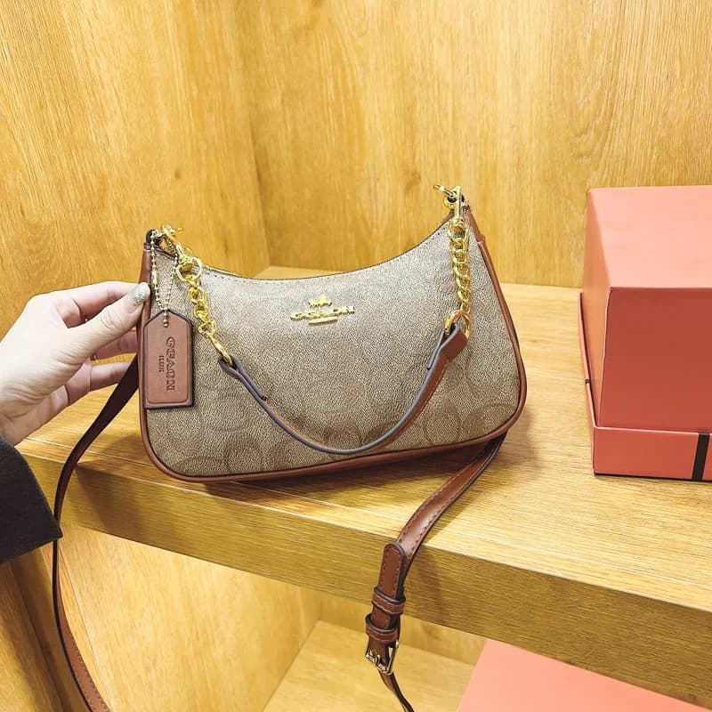 Borsa Clutch Minimalista di Lusso in Pelle da Donna - Elegante Design Vintage a Tracolla con Logo a Lettera, Ideale per Pendolari e Shopper