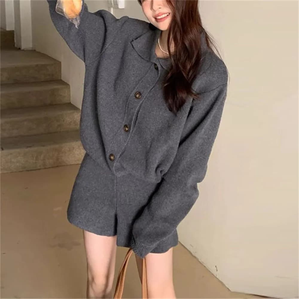 Completo Donna Due Pezzi con Colletto Rovesciato, Top a Maniche Lunghe e Pantaloncini in Maglia con Vita Elastica, Stile Y2k Streetwear Primavera 2026