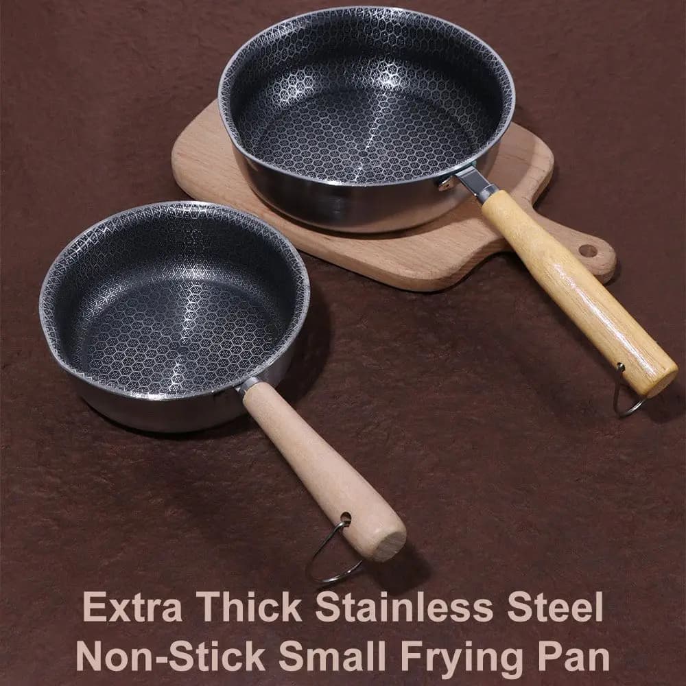 Stainless steel mini pan with Beccucci Versatori, Anti-stick, Anti-Schizzi di Olio, Manico in Legno con Gancio per Appendere, Padella per Omelette