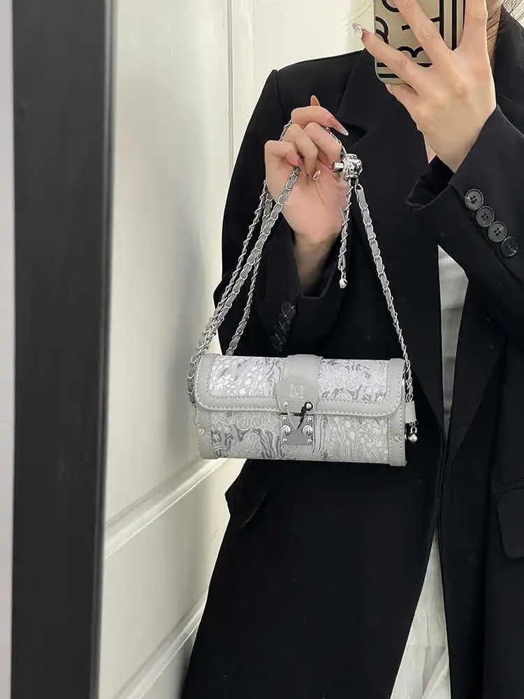 Borsa a tracolla cilindrica da donna Borsa a tracolla a catena regolabile con fibbia modello floreale Borsa jacquard femminile alla moda elegante
