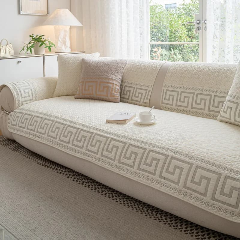 Covered in Unit Tinta with Embroidery, Universal for All Seasons, Anti-slip for Comable Sofas, for Living Room