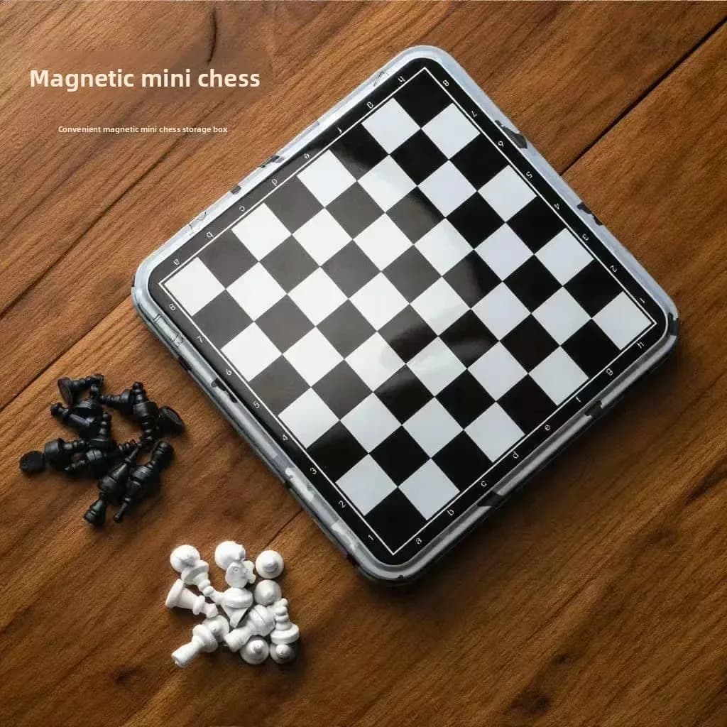 Gioco di Scacchi Portatile Mini, Scacchiera Magnetica, Gioco di Intrattenimento per Studenti, per Esterni e Interni, Regali di Natale