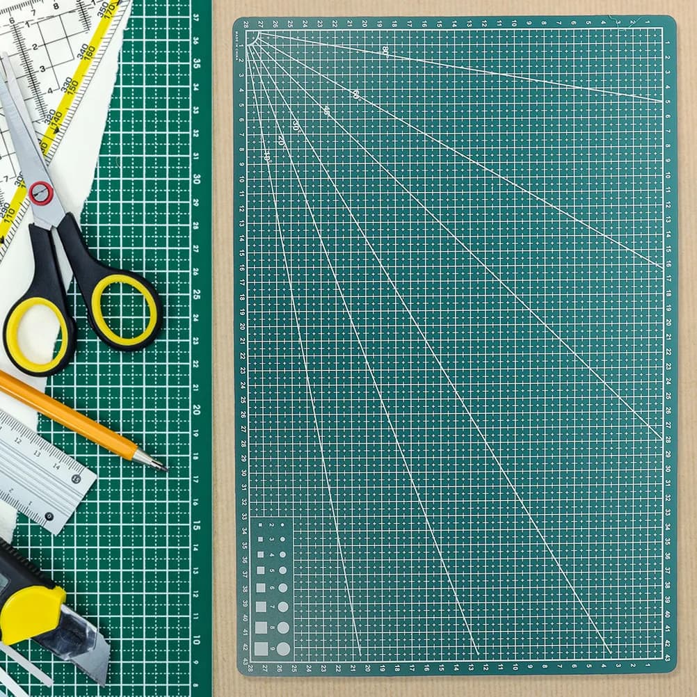 2Pcs Cutting Mat Plastic Engraving Board Craft Cutting Mat Non-Glare DIY Handcraft Quilting Art Protective Surface
