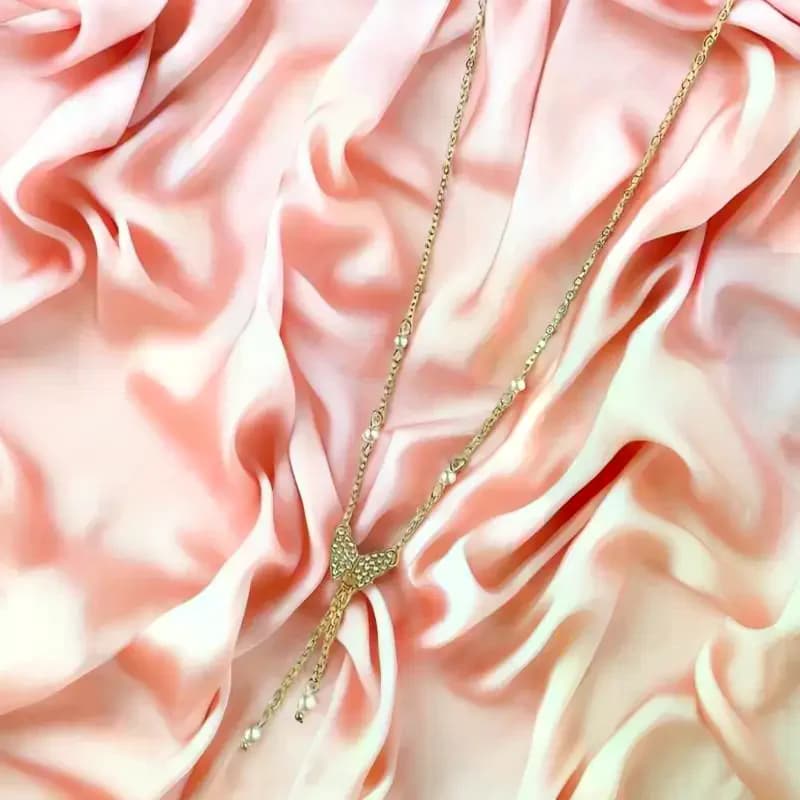 Collana con Farfalla di Perle Scintillanti, Ciondolo in Cristallo, Gioiello da Donna per Matrimoni e Feste