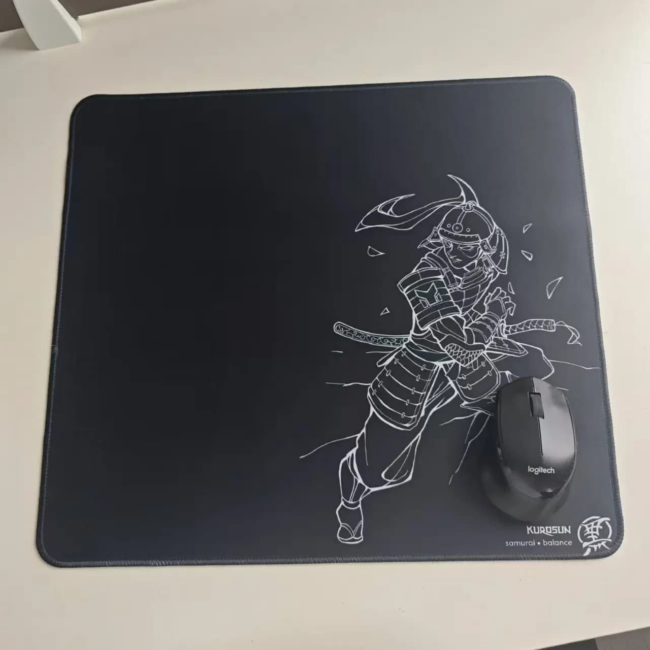 Tappetino per Mouse da Gaming Kurosun Samurai Balance, Professionale per E-Sports, Superficie Elastica con Base Antiscivolo, Tappetino Premium