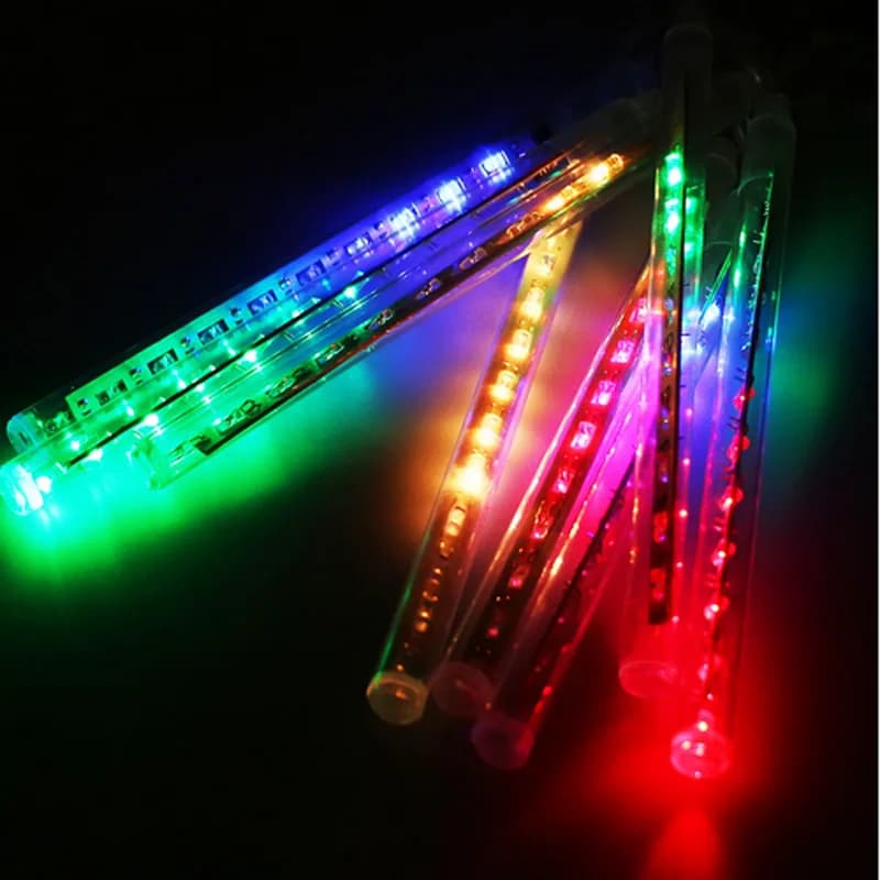 Luci da pioggia di meteoriti a LED per esterni che cadono la pioggia, luci da fata impermeabili per decorazioni natalizie da giardino per feste di Natale