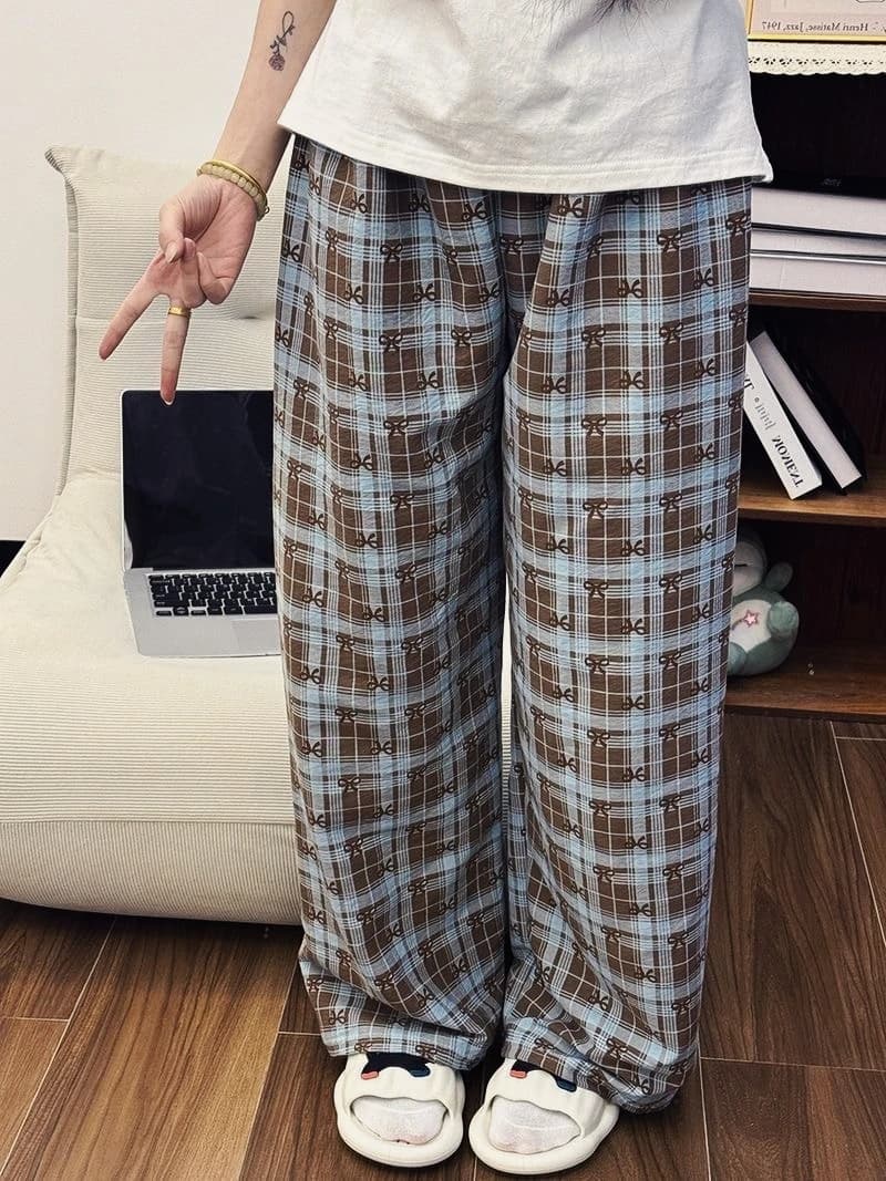 Women's pyjamas trousers with vintage butterfly print Soft undressed seating pants High waist elastic large pants with wide fit