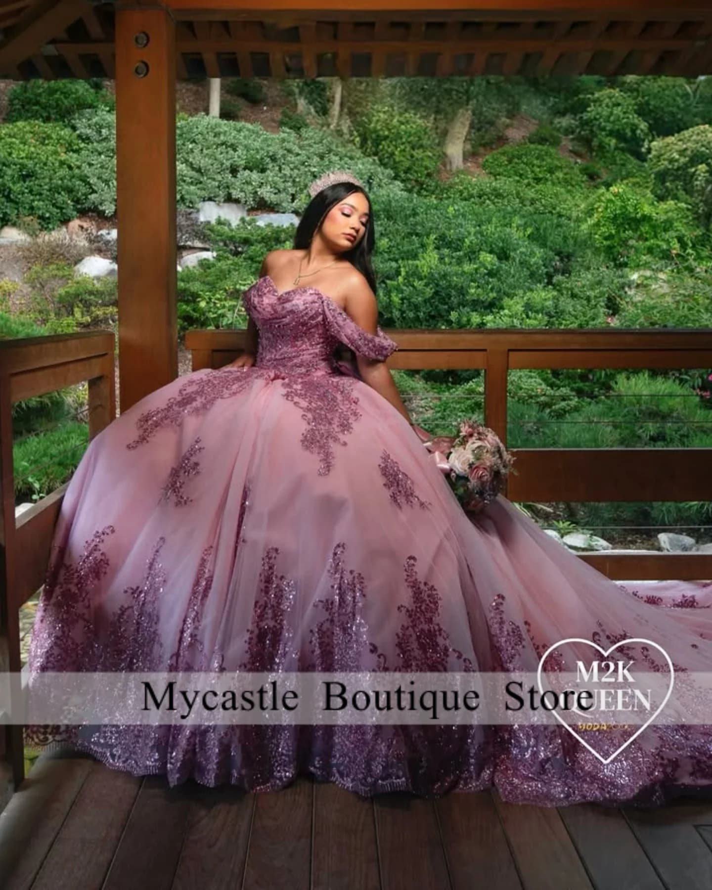 Messico Rosa Tulle Cristallo Abito Quinceanera Abito da ballo 2025 con fiocco Applicazioni in pizzo Sweetheart Sweet 16 Abito con lacci Personalizzato