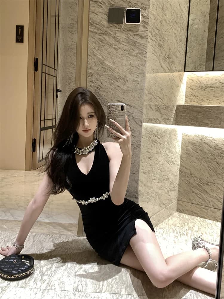 Dolce ragazza calda con diamanti senza maniche, senza schienale, avvolgente, abito da donna, primavera, puro, sexy, con spacco, sottile, corto, in velluto, abiti femminili