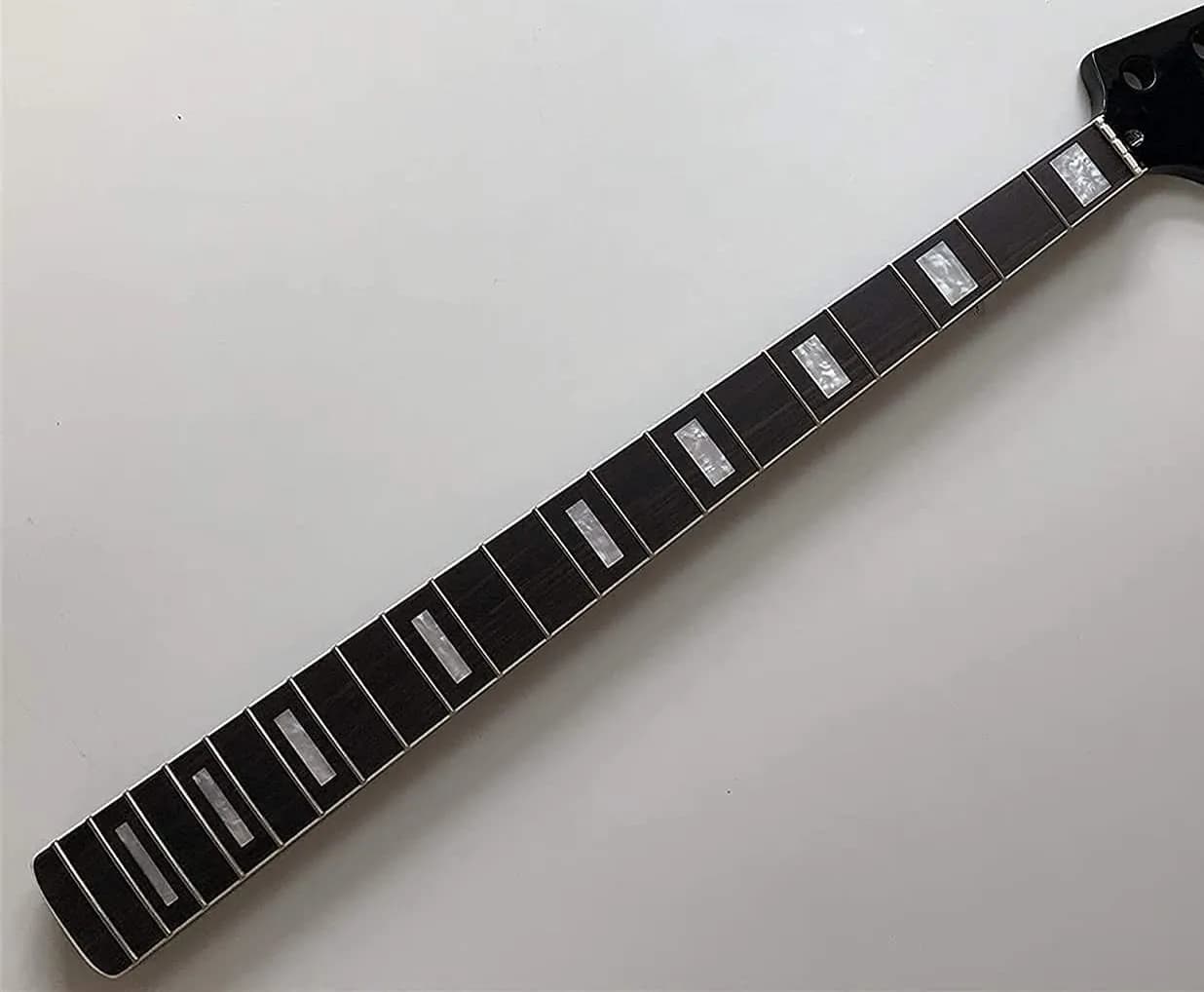 Manico per Basso Elettrico a 4 Corde, Scala 34 Pollici, 20 Tasti, Intarsi a Blocco, Nero Lucido, Stile JB PB, Finitura Liscia e Resistente