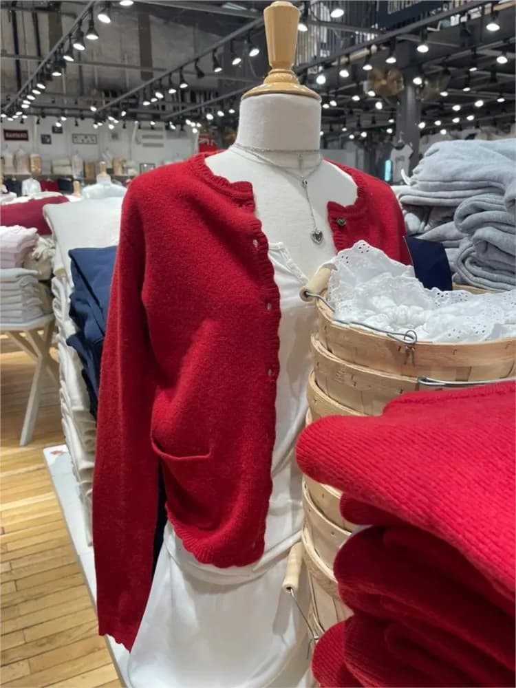 Cardigan lavorato a maglia sottile con tasche rosse natalizie Maglioni in cotone a maniche lunghe con o-collo da donna Top in maglieria stile preppy dolce