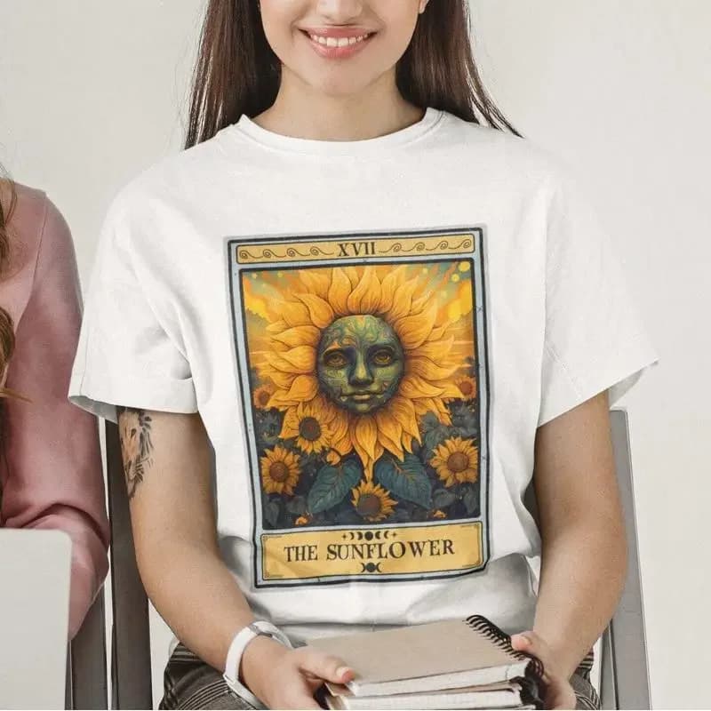La maglietta con la carta dei Tarocchi Girasole