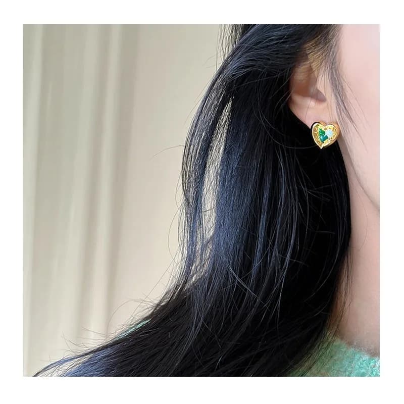 Green Love Stud Earrings for Women's New Light Luxury Niche Design Temperament Retro Autumn Heart Earrings Tide