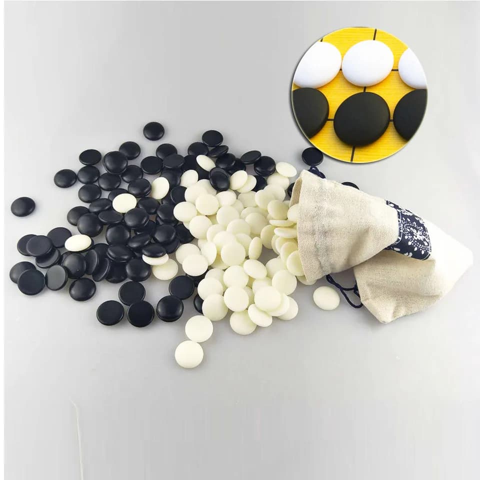 BSTFAMLY Go Pezzi degli Scacchi 2.2 cm Per 19 Strada 361 Pezzi No Scacchiera Cinese Vecchio Gioco di Go Weiqi Melamina Dama Regalo Dei Bambini GA1