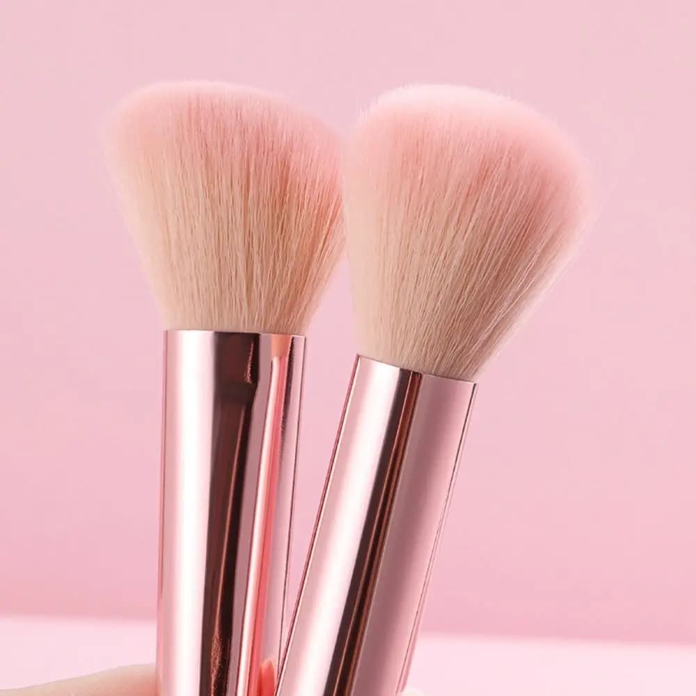 Set of 6 Fashionable Pelosi Makeup Brushes, Morbid Cosmetic Tools for Umbrella, Powder, Corrector, Travel Set