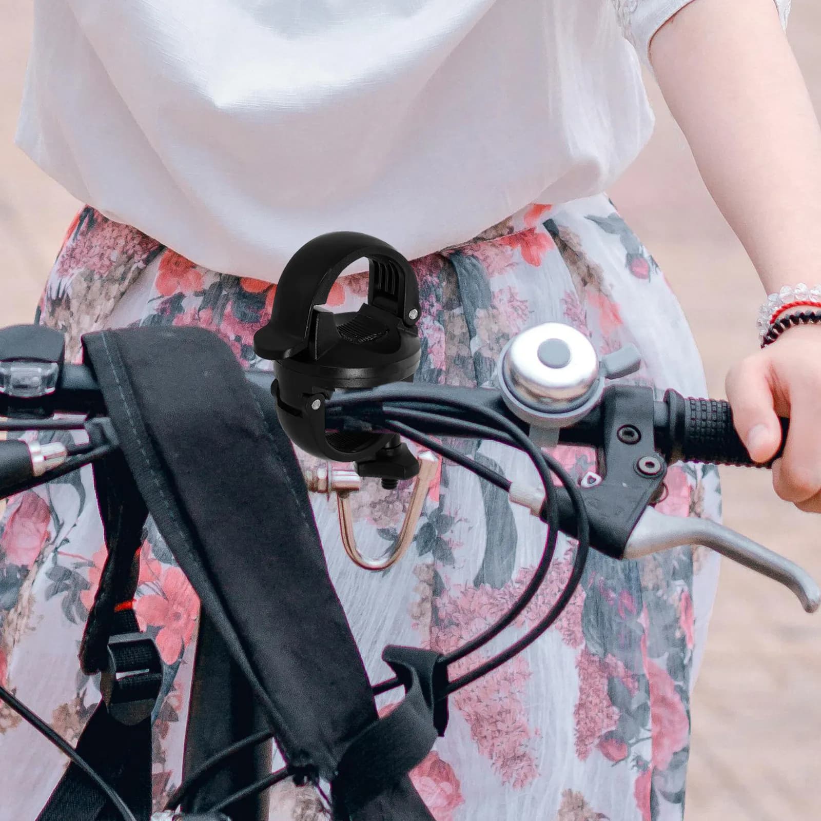 Supporto per torcia da bici, 2 pezzi, supporto multifunzionale per luce, morsetto stabile in lega di alluminio per la sicurezza durante il ciclismo notturno e il pendolarismo