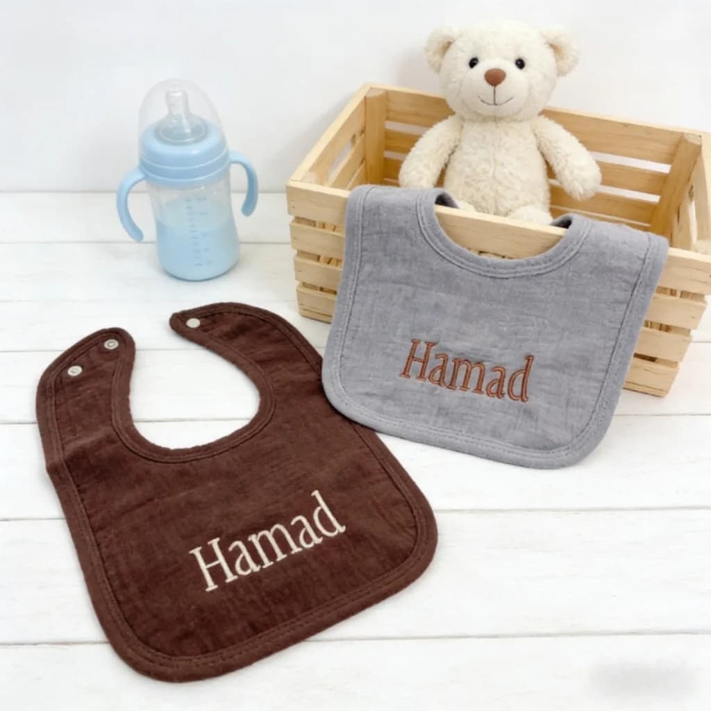 Sciarpa/Bavaglino in Puro Cotone Ricamato con Nome Personalizzato per Neonati, Accessorio per l'Alimentazione di Bambini e Bambine, Regalo Perfetto per Baby Shower
