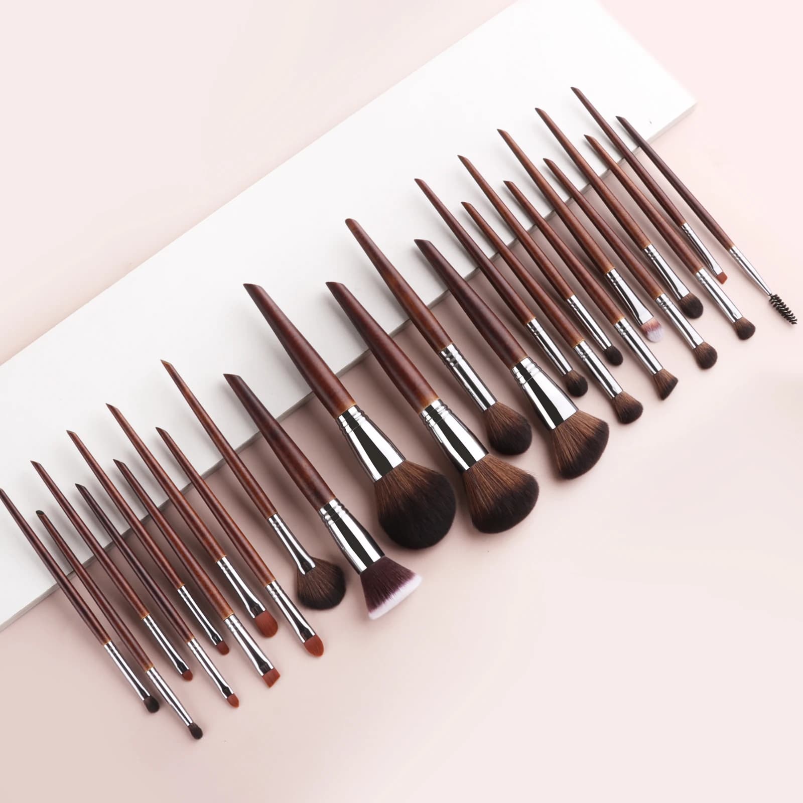 24 brushes for makeup with wooden handles Natural makeup brushes Umbrella makeup brush hair makeup kit nabor kistey Blendi