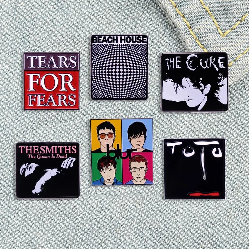 Spilla a tema pop rock, spilla a tema band, spilla musicale, spilla cantante, spilla per fan, gioielli da collezione, accessori regalo, all'ingrosso