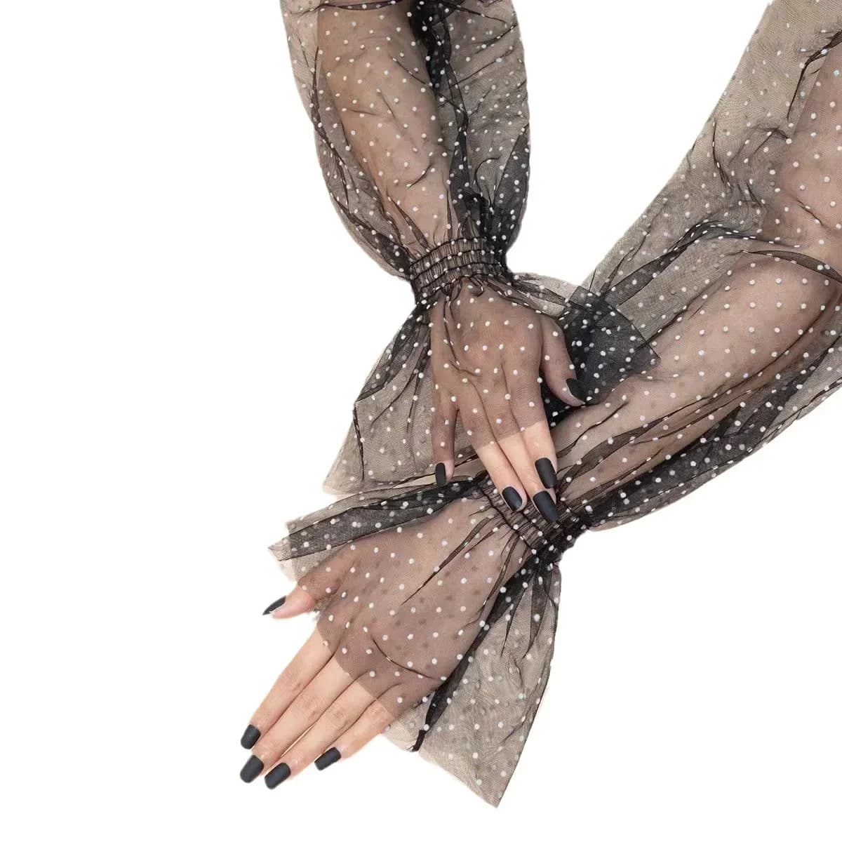 A pair of mesh sleeves for sun protection in summer lace, love points, popular speaker sleeves, gloves with love points for solar protection