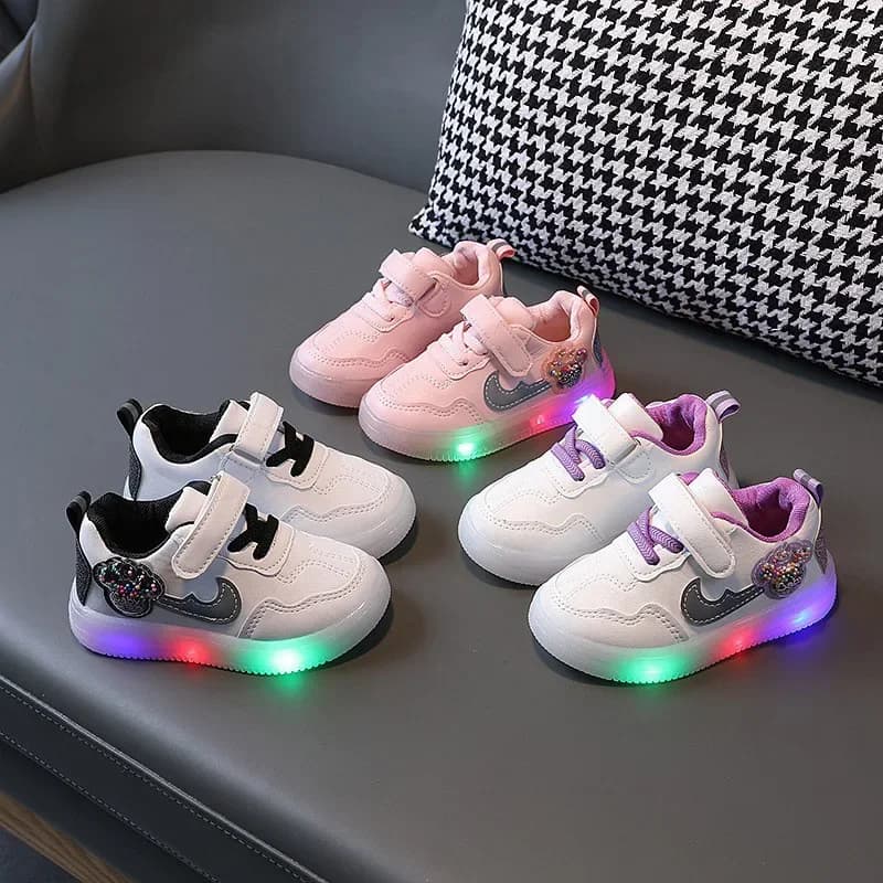 Tenis Scarpe da bambino a LED Scarpe da ginnastica illuminate per ragazze dei ragazzi Scarpe luminose per bambini Scarpe da bambino casual traspiranti con suola morbida