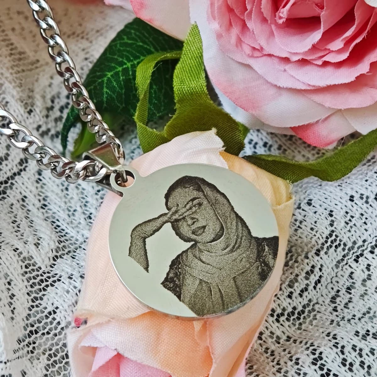Collana con foto con incisione laser personalizzata Collana con incisione a disco in acciaio inossidabile Coppia regalo fai da te Collana con data di compleanno Regalo di Natale