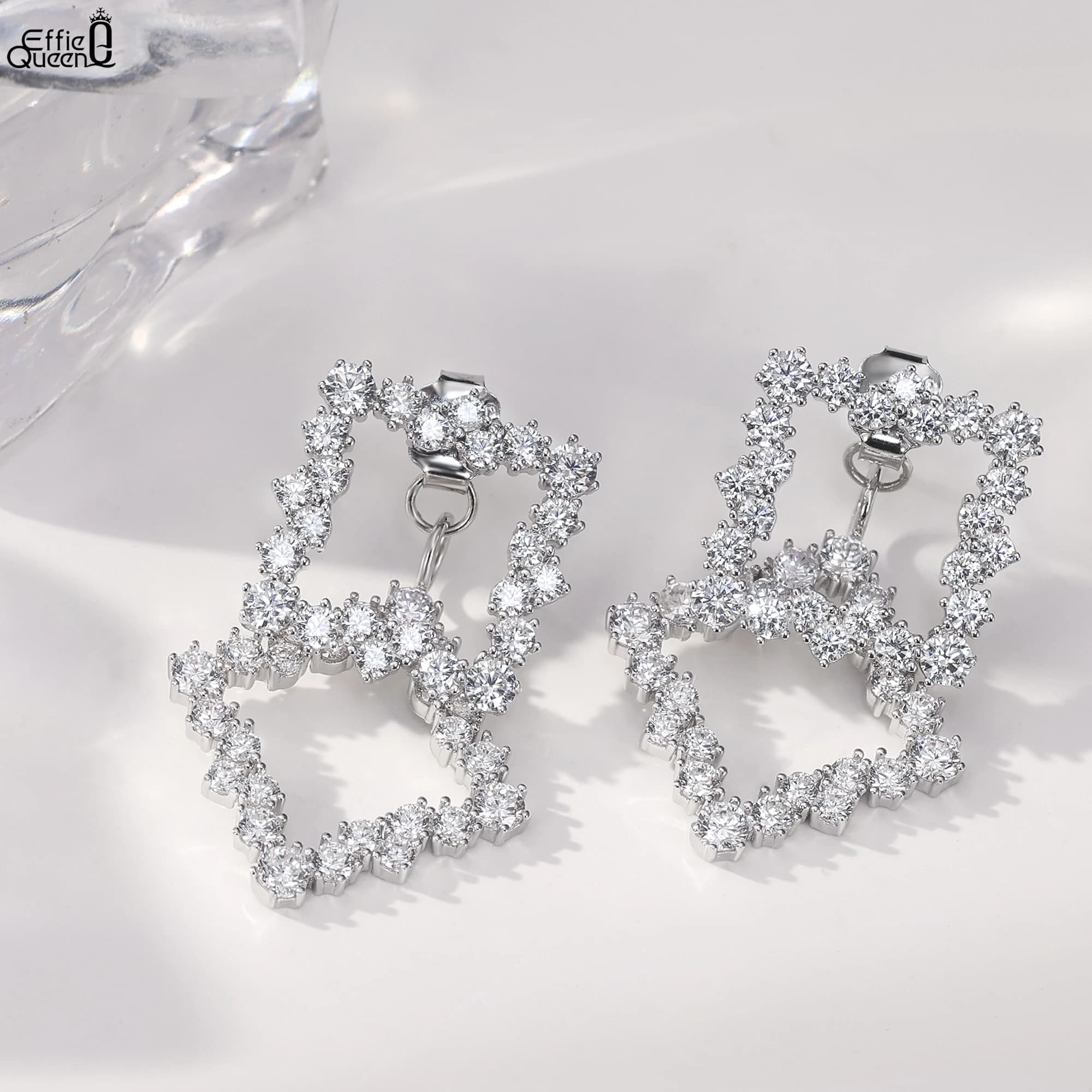 Effie Queen S925 Orecchini in argento con zirconi intarsiati Orecchini da donna in stile geometrico Regalo di celebrazione 2025 Orecchino di tendenza SE415