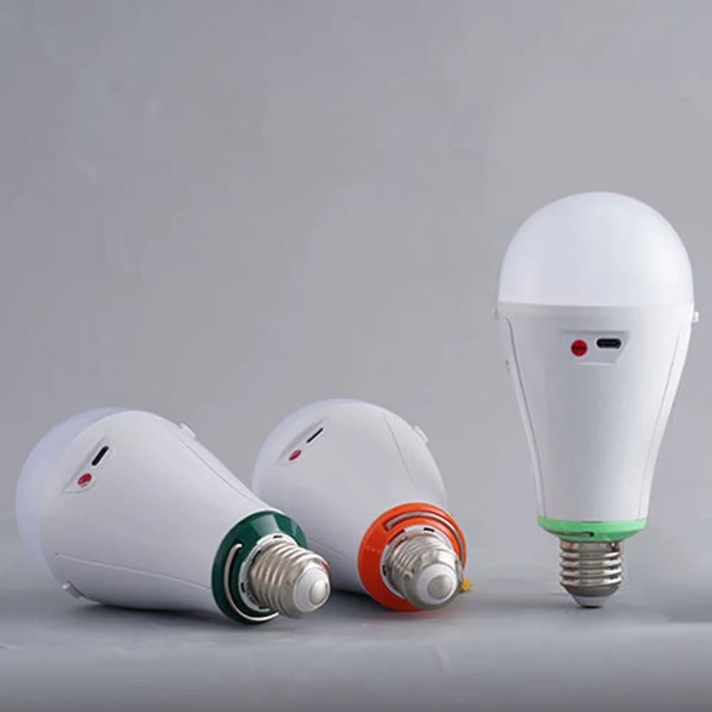 Lampadina da campeggio portatile ricaricabile tramite USB, lampada a sospensione per tenda impermeabile, luce da pesca per picnic all'aperto