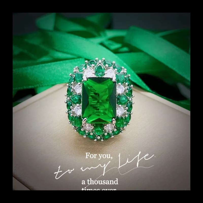 Lusso sulla corsa Foresta Principessa Quadrato Diamante Simulazione Smeraldo Gruppo Set Verde Nano Tesoro Anello vivente Donna