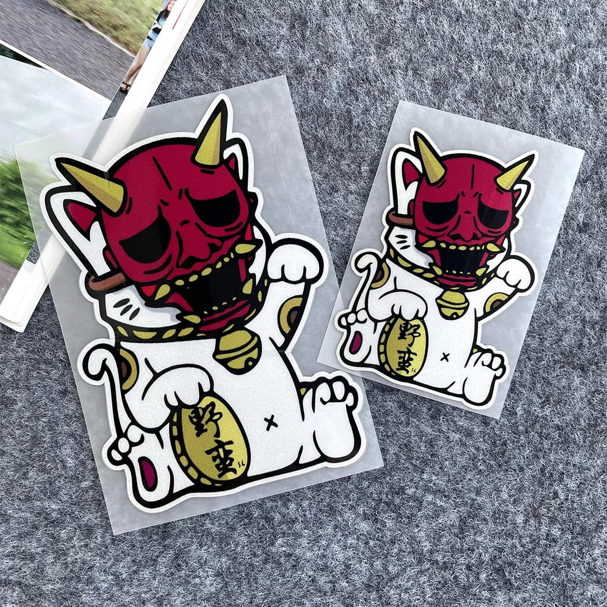 1PC Adesivi in vinile impermeabili Lucky Cat Oni Mask per auto, moto, casco, laptop, bici, decorazioni