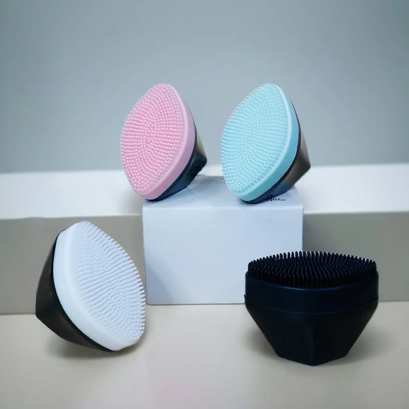 Silicone Face Cleansing Brush - Mini Soft, Deep Pore Cleaning, Facial Exfoliator Skin Care Tool