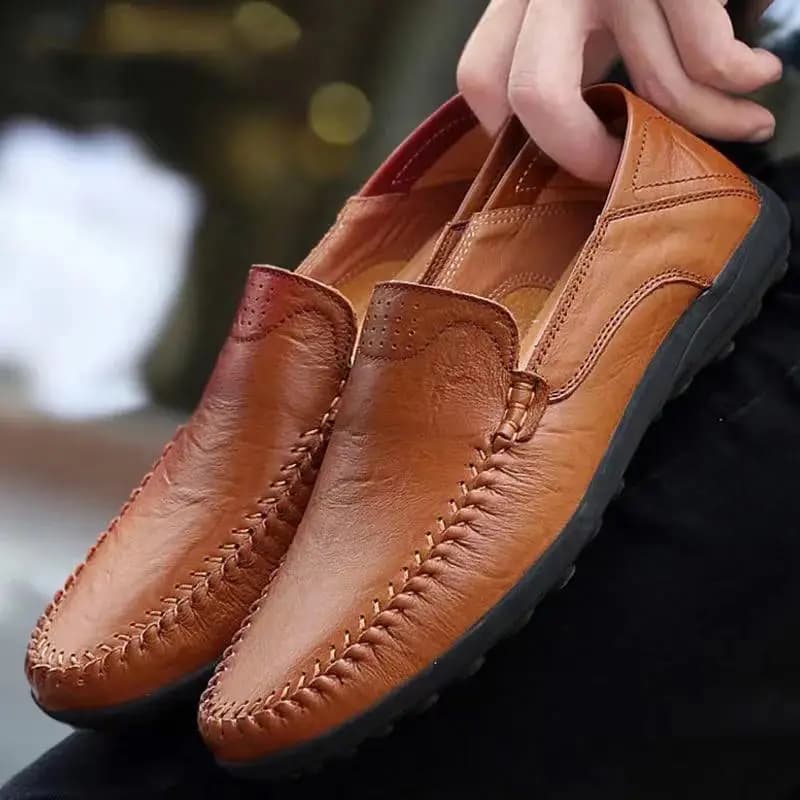 Mocassini casual da uomo comfort Scarpe estive da uomo in pelle slip on poco profonde Scarpe da guida leggere con fondo morbido per uomo Scarpe piselli