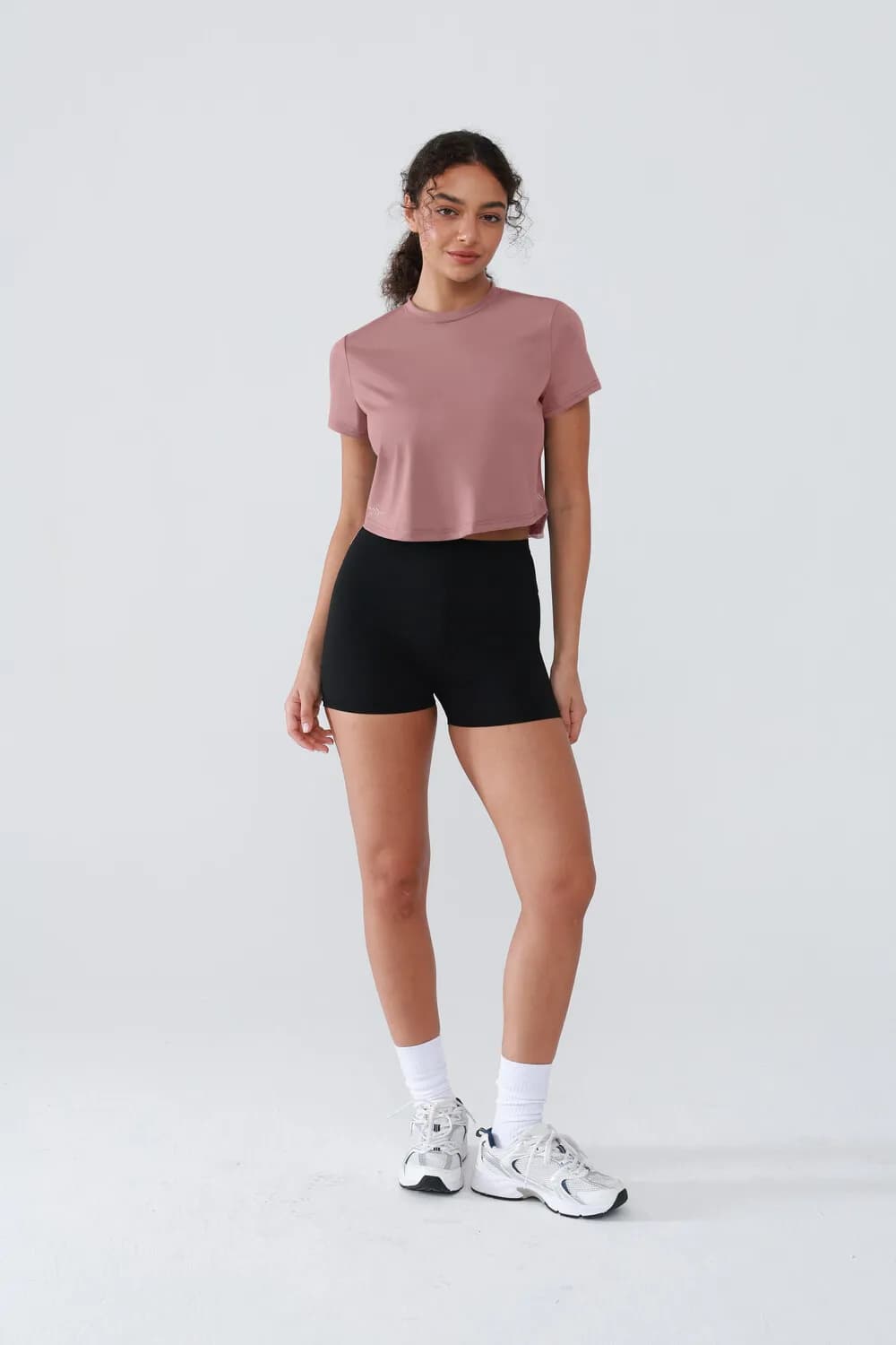 T-shirt da yoga a maniche corte da donna T-shirt estiva da palestra in tinta unita traspirante Camicetta da corsa ad asciugatura rapida Abbigliamento da allenamento femminile