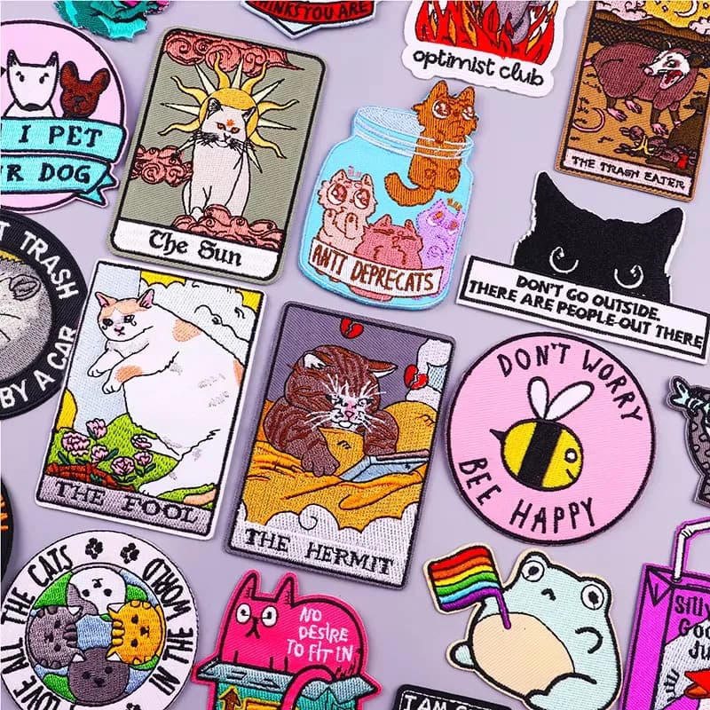 Carte dei tarocchi Toppe termoadesive termoadesive per vestiti Toppe ricamate per gatti con bottiglie di animali carini per la decorazione di jeans
